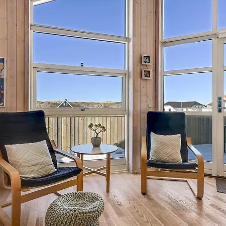 Vakantiehuis Skont Med Braendeovn Taet Pa Havet Sj875