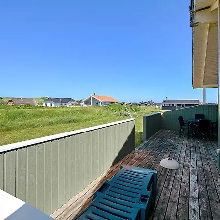 Nyaraló Skont Med Braendeovn Taet Pa Havet Sj875