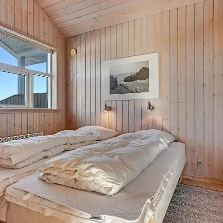 Skont Med Braendeovn Taet Pa Havet Sj875 Сasa de vacaciones
